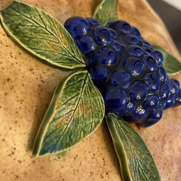 Sweetbriar Farm Vintage Large Ceramic Hand Painted Pie Keeper Plate - Picture 3 of 11